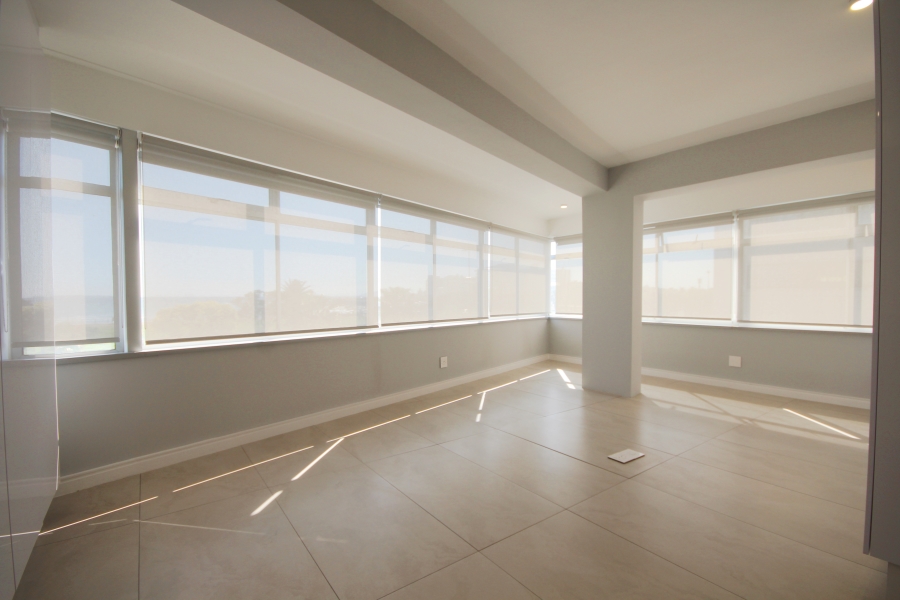 3 Bedroom Property for Sale in Three Anchor Bay Western Cape